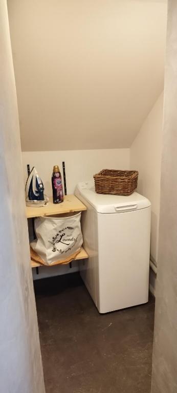 Zdjęcie z galerii obiektu LE COSY Joli F2 proche gare, Arénes avec terrasse privée w mieście Nîmes