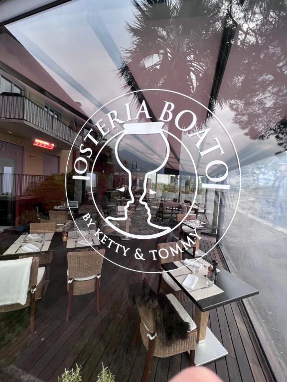 Certifikát, hodnocení, plakát nebo jiný dokument vystavený v ubytování Brissago Lake Apartment