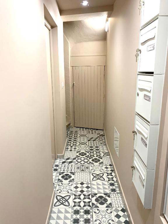 Studio République #3 - One-Bedroom Apartment