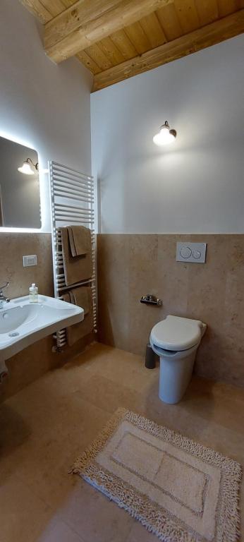 Łazienka w obiekcie Agriturismo l'Eremo