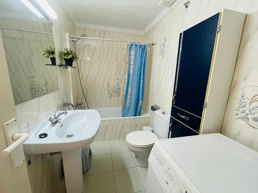 Fotografia z galérie ubytovania MAURICI BJ2 - Apartamento en Empuriabrava con piscina comunitaria v destinácii Empuriabrava