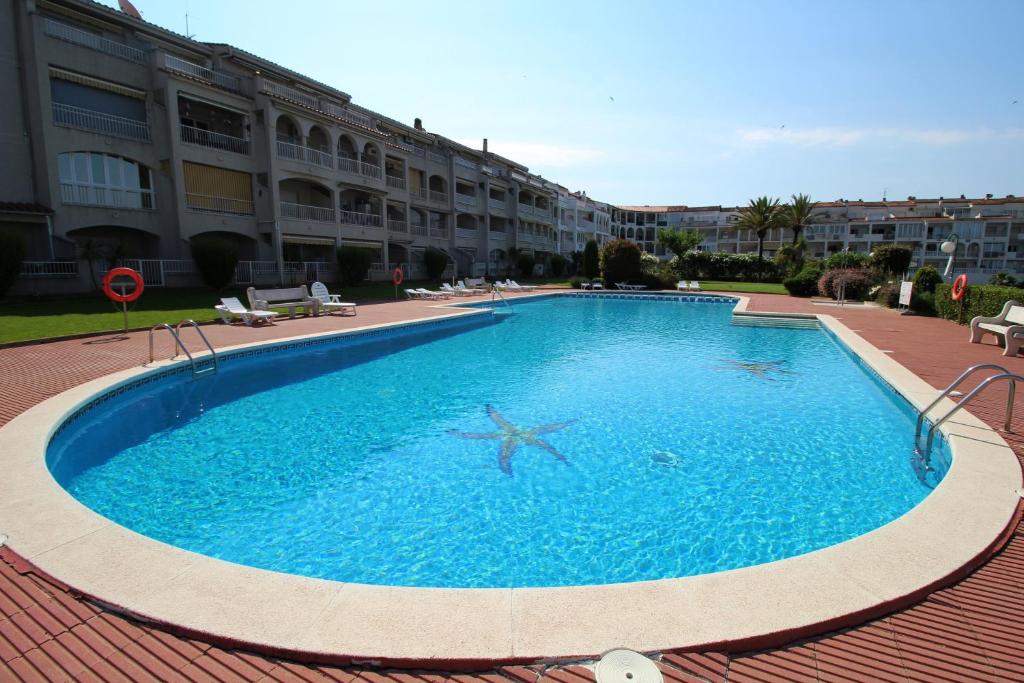 Fotografia z galérie ubytovania MAURICI BJ2 - Apartamento en Empuriabrava con piscina comunitaria v destinácii Empuriabrava