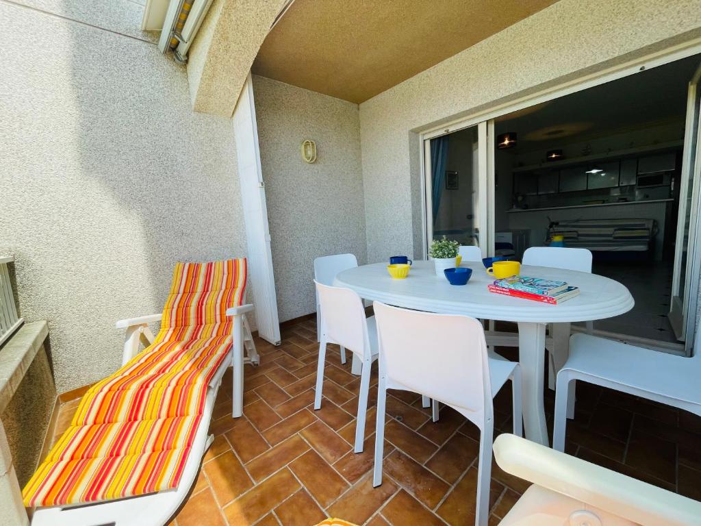 Fotografia z galérie ubytovania MAURICI BJ2 - Apartamento en Empuriabrava con piscina comunitaria v destinácii Empuriabrava