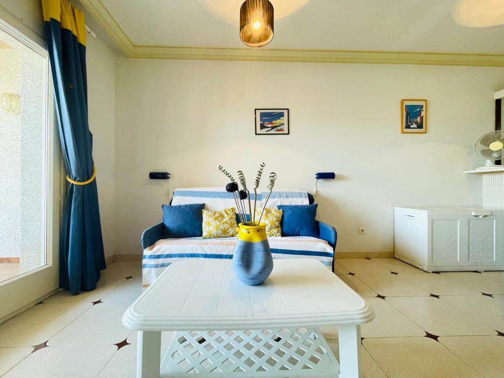 Fotografia z galérie ubytovania MAURICI BJ2 - Apartamento en Empuriabrava con piscina comunitaria v destinácii Empuriabrava