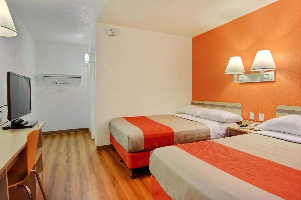 Motel 6-Kingsville, TX - Double Room - Disability Access