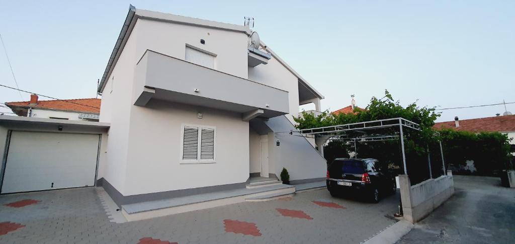 Budova, v ktorej sa apartmán nachádza