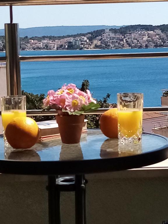 Apartman Mikola with sea view