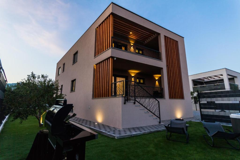 Royal Villa - Luxury Apartment