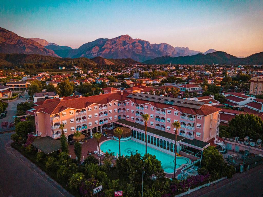 uma vista aérea de uma cidade com um resort em Pashas Princess by Werde Hotels - Adult Only em Kemer