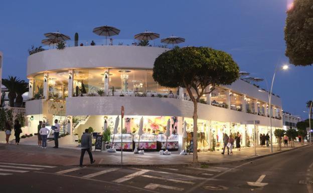 The building in which Az apartmant is located