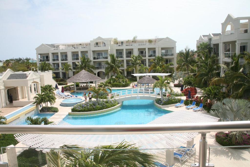 Bazén v ubytování The Atrium Resort nebo v jeho okolí