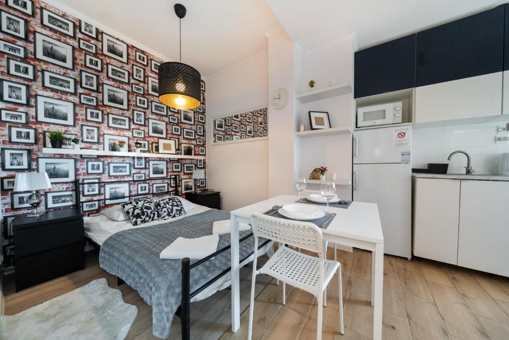 Fotografia z galérie ubytovania Stadion Narodowy Warszawa UNIT ApartmentMini noclegi Super lokalizacja przy Metro MiniStudio with private banthroom vo Varšave