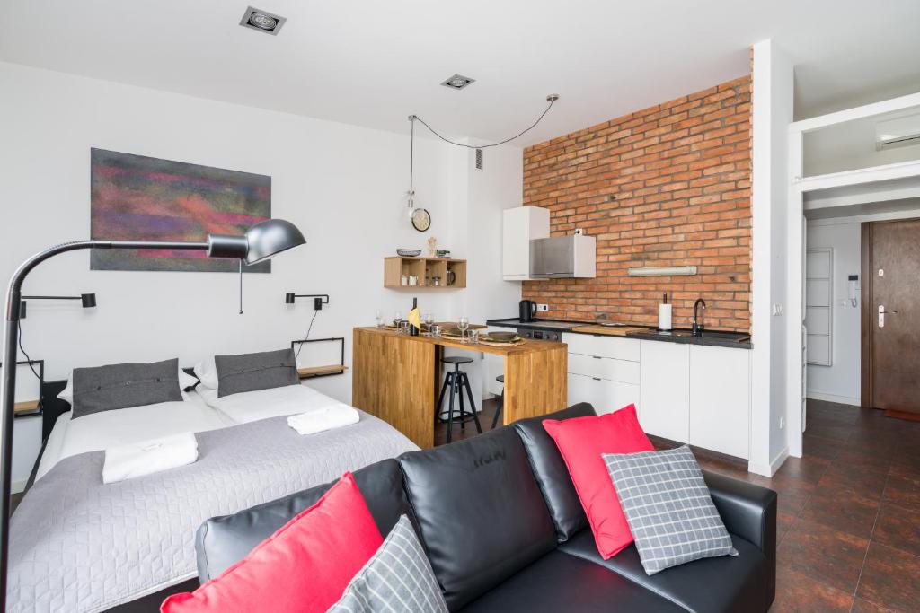 Kuchyňa alebo kuchynka v ubytovaní Apartments Nowe Chwaliszewo by Noclegi Renters