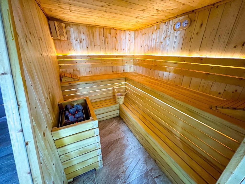 Hotel Kulla e Bajraktarit - Imazhi 12