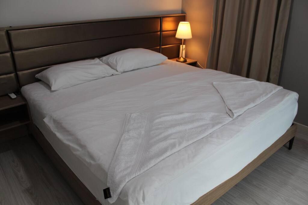 Suasana Suites D'Home JB - Apartamento De Dos Dormitorios