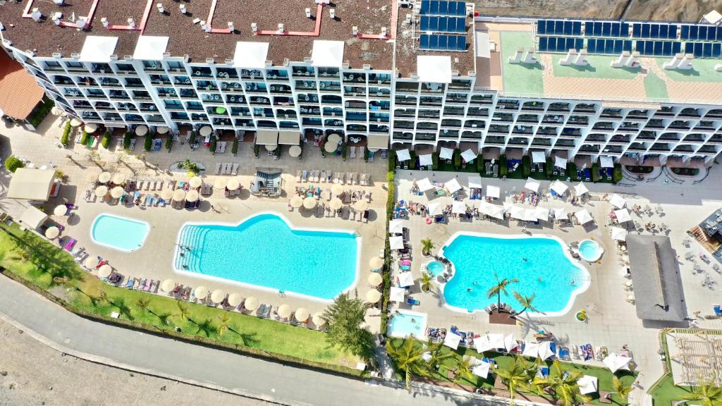 The swimming pool at or close to Seafront Playa del Cura apartment