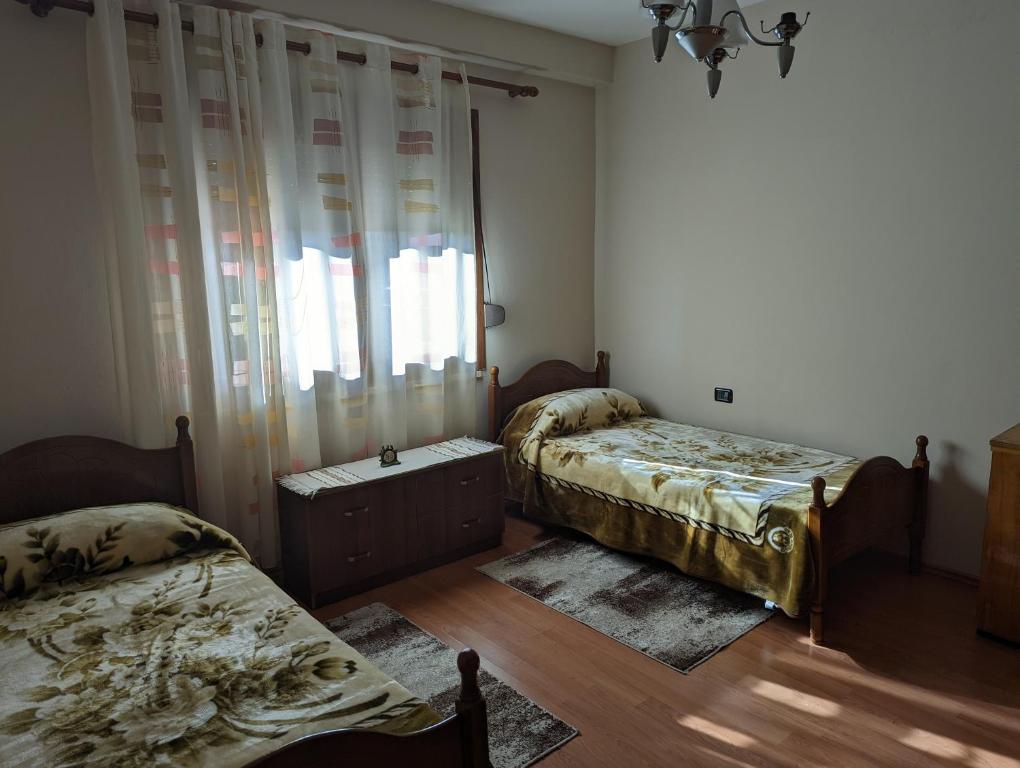 Noel's Home - Housity