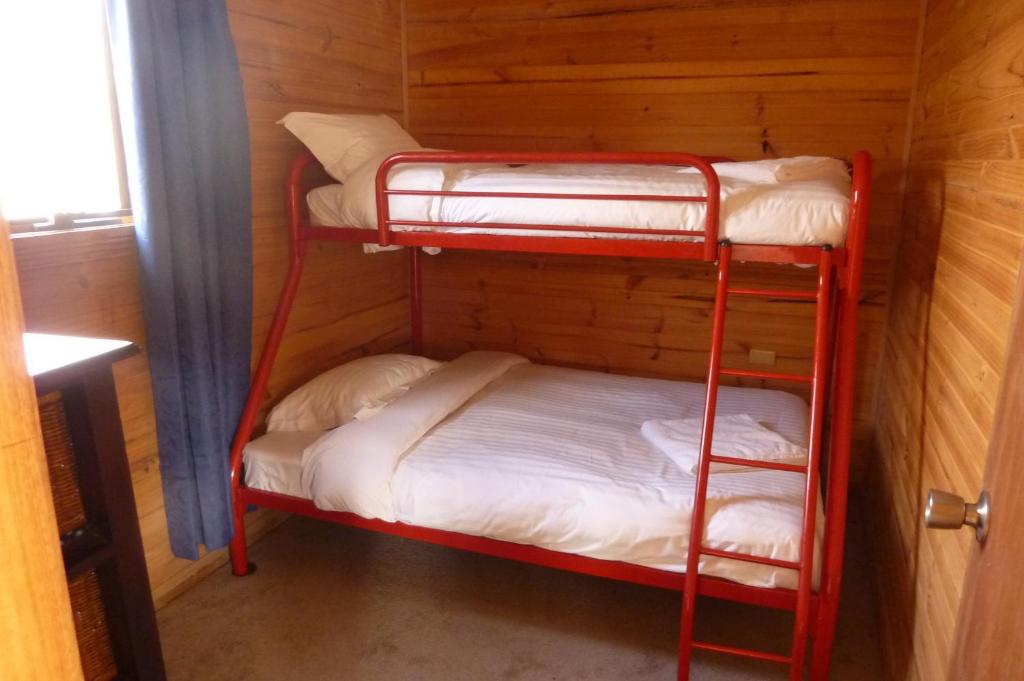 Postel nebo postele na pokoji v ubytování Charles Reuben Estate