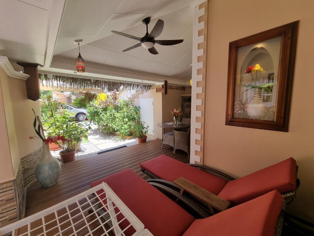 Au Fond De Mer View - One-Bedroom Apartment Without Sea View