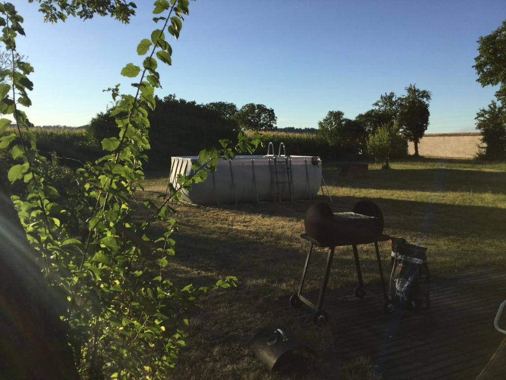 Nuitées au calme de la campagne bourbonnaise - Three-Bedroom House