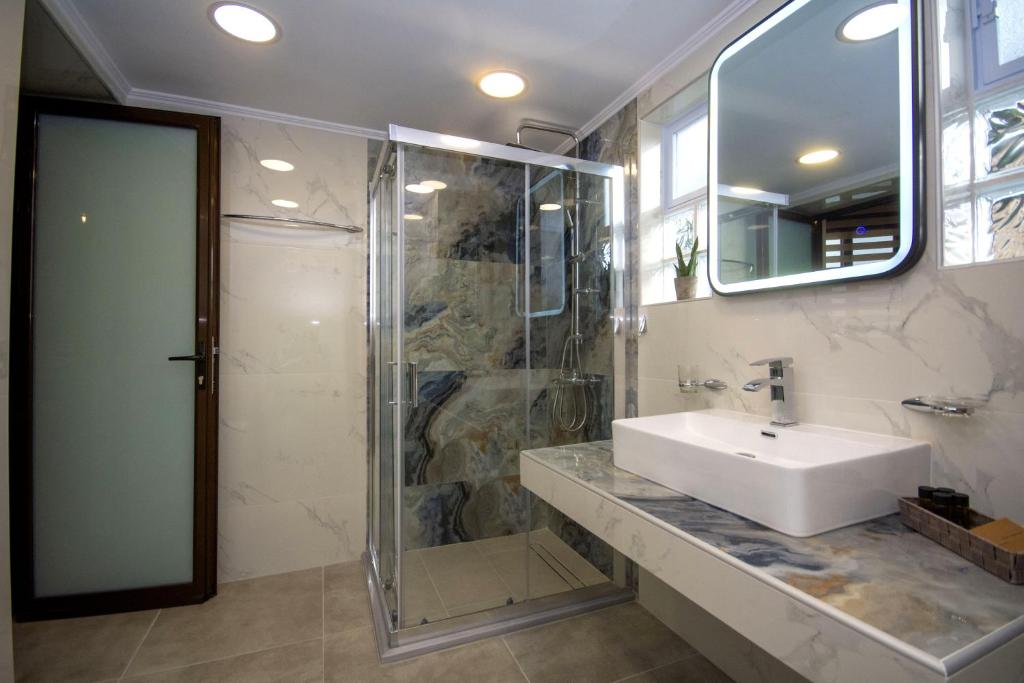Łazienka w obiekcie Casa Christina-Luxury Villa