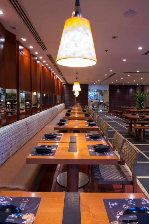 Two Seasons Hotel & Apartments - Resim 4