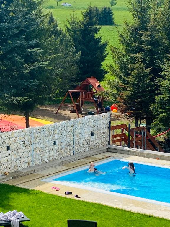 Bazén v ubytování Joy Aparthotel Keilberg nebo v jeho okolí