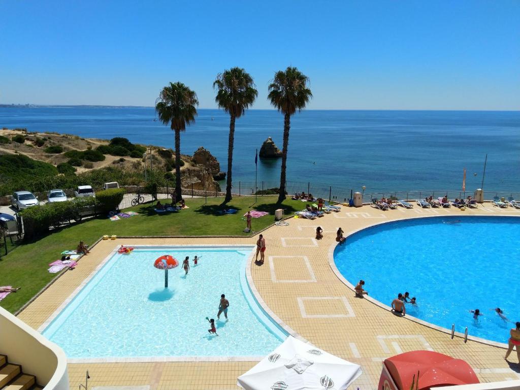 Výhled na bazén z ubytování 415 Casa Pimenta nebo okolí