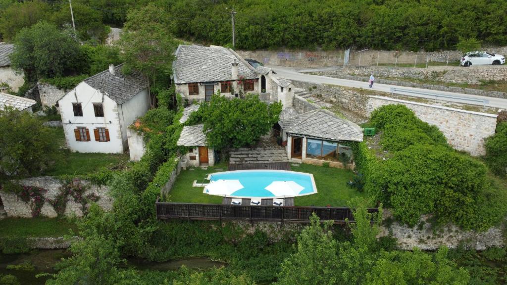 O vedere a piscinei de la sau din apropiere de The Old House Paparosa Mostar - Blagaj