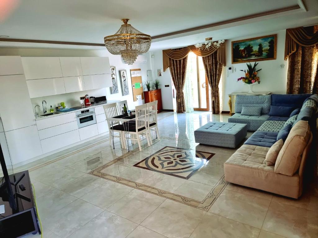 MIRADOR DEL CERRADO free parking - 7