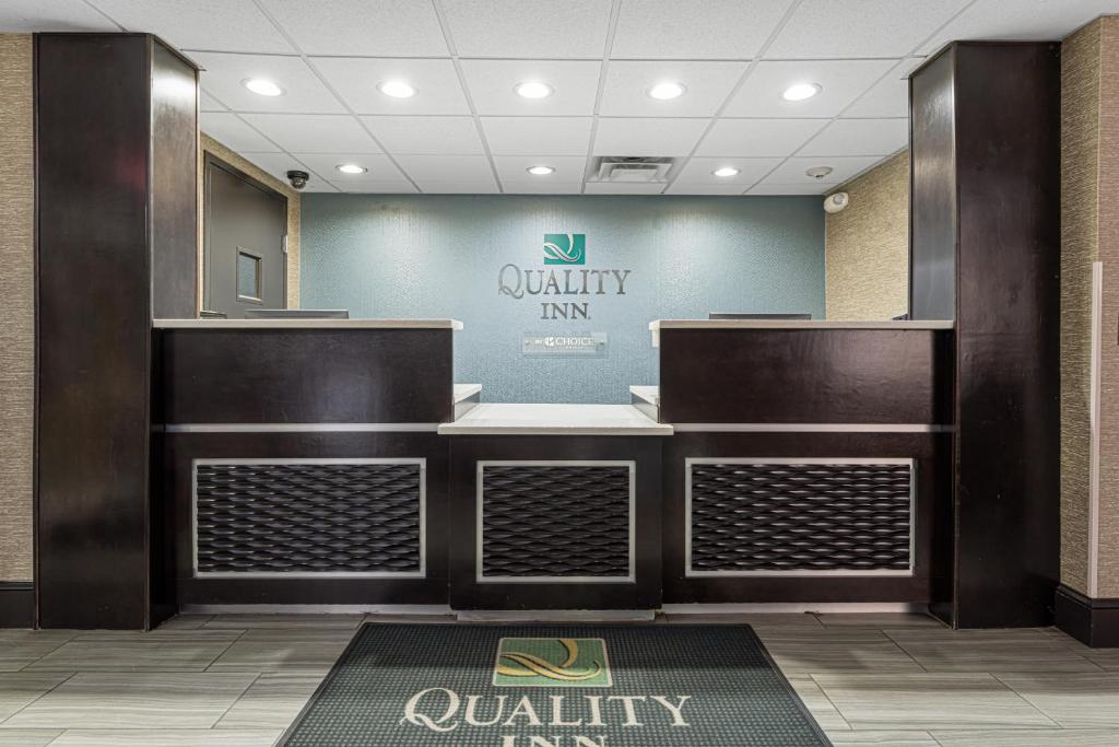 Quality Inn Asheville Downtown Tunnel Rd photo