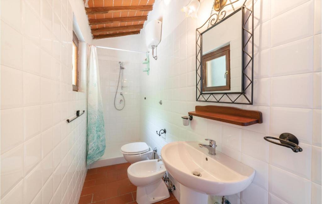 A bathroom at Casetta 3