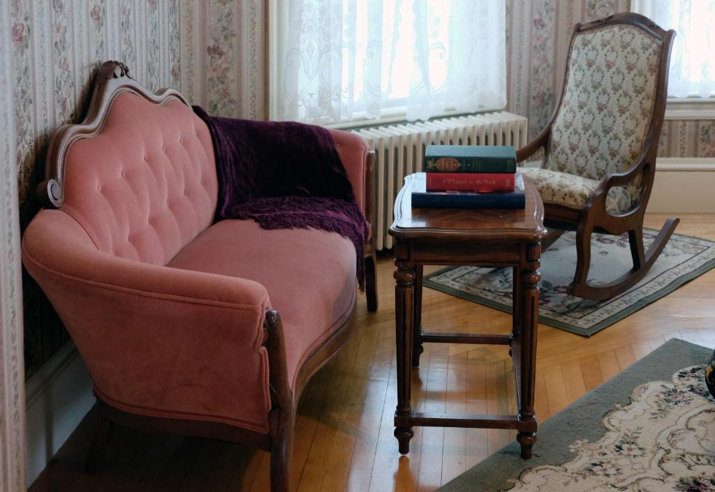 Guilford Bed and Breakfast - Deluxe Double Room With Bath