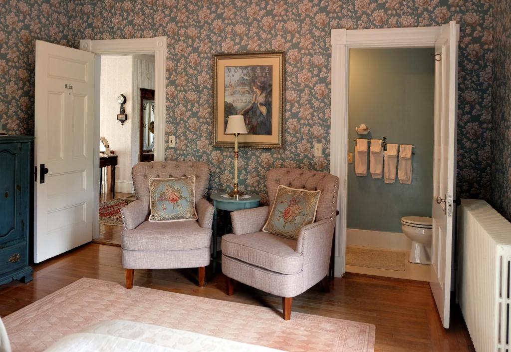Guilford Bed and Breakfast - Quadruple Room With Bath