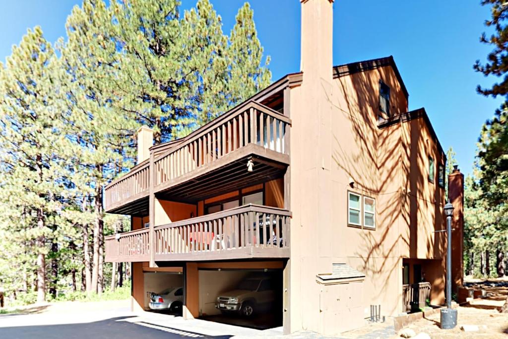 Το κτήριο όπου στεγάζεται  η παραθεριστική κατοικία