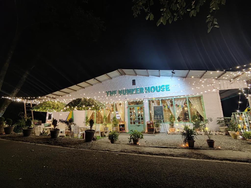 The Bunker House cafe & stay - Housity