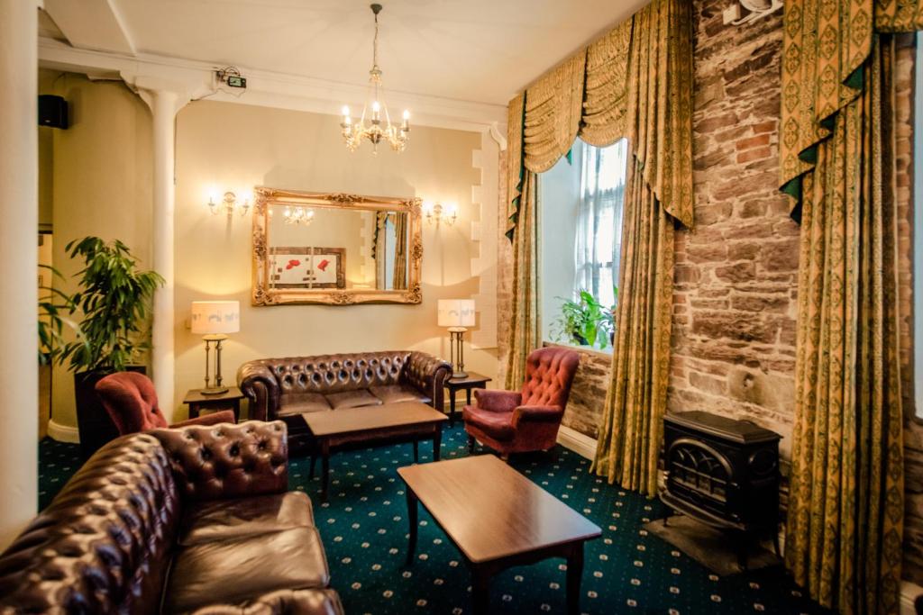 Posezení v ubytování Hotel Isaacs Cork City
