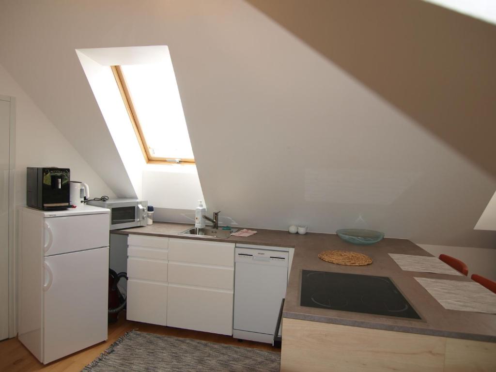 A kitchen or kitchenette at Pension Kohlweg