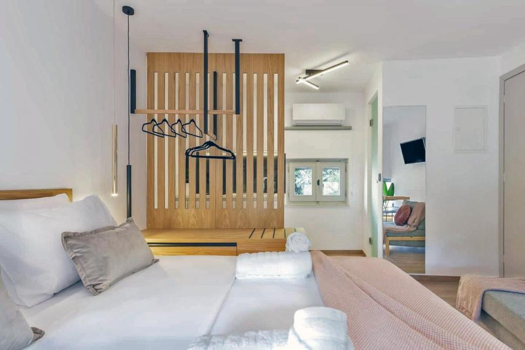 Arch 4 Luxury Living