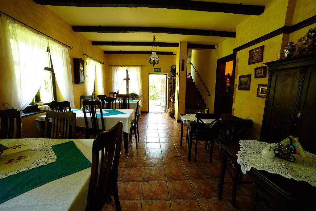 Restaurace v ubytování Stylowy Zajazd Pod Czarnym Kogutem
