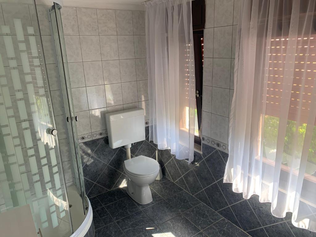 Łazienka w obiekcie Apartments Vitez