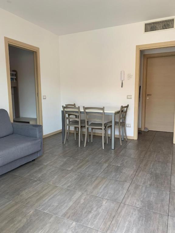 Zdjęcie z galerii obiektu Appartamento IRIS w mieście Spinone Al Lago