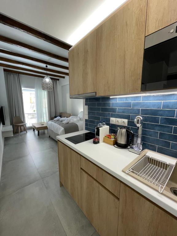 Kuchyňa alebo kuchynka v ubytovaní Chic Centre Suites Athens
