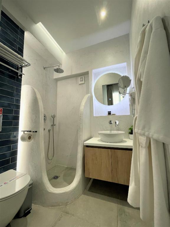 Kúpeľňa v ubytovaní Chic Centre Suites Athens