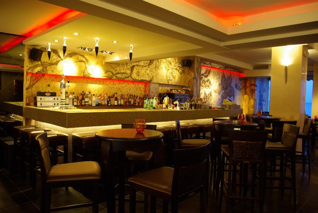Nápoje v ubytování Dion Hotel