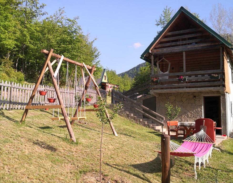 Herní místnost nebo prostor pro děti v ubytování Koliba Pčelica 1-SPA