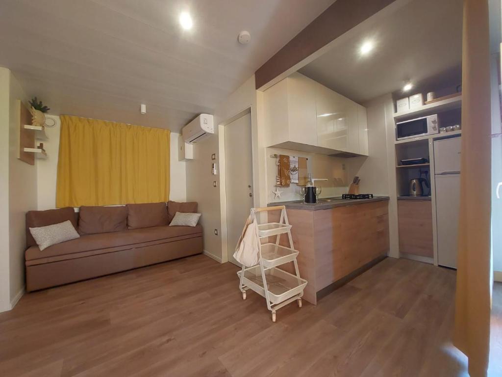 Kuchyň nebo kuchyňský kout v ubytování MiraMa MobileHome