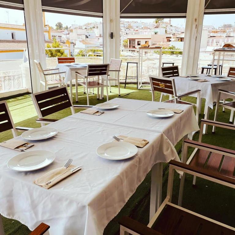 NOVO Apartahotel & Restaurante, Las Cabezas de San Juan ...
