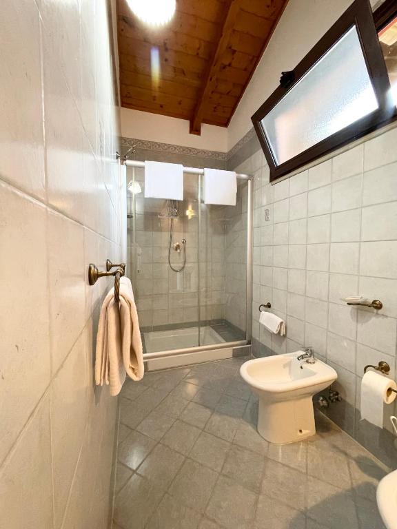 Bagno di Hotel 2000