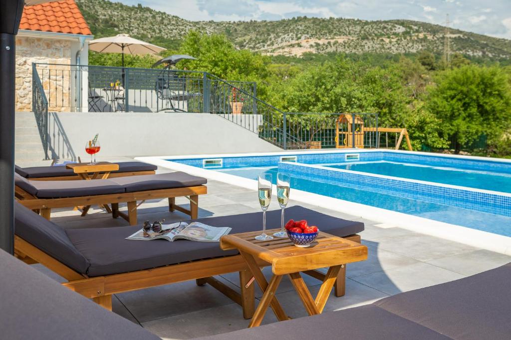 Bazén v ubytovaní Casa di Pietra alebo v jeho blízkosti